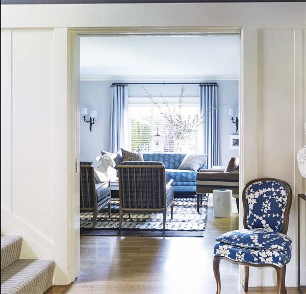 Bebek mavisi duvarlar