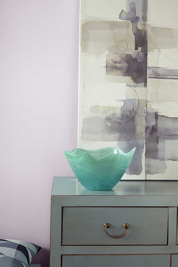 Soluk leylak duvar boyası