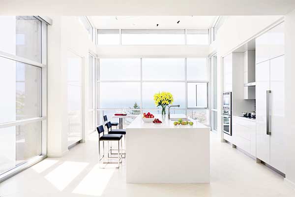 Lavabolu, sade şık bir mutfak adaları