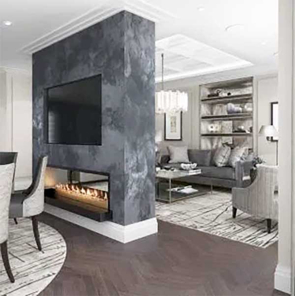 Salon ve yemek odasını bölen iyi dizayn edilmiş bir duvar