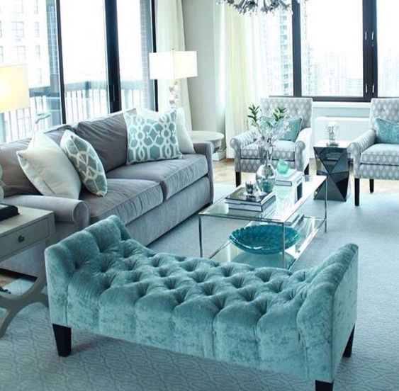 Aquamarine tonları ve nötr tonları bir arada kullanabilirsiniz.